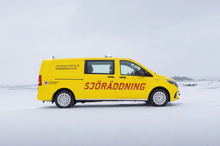 Nu är räddningsbilen på plats!
